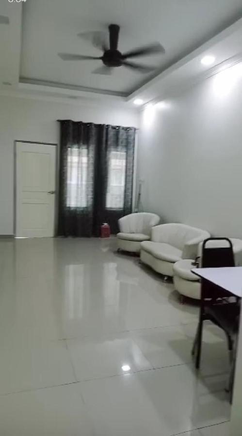 Tasik Biru Homestay Rawang Luaran gambar